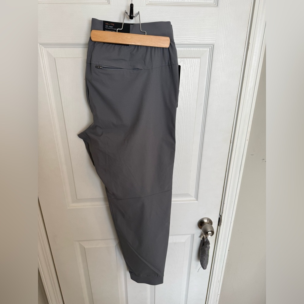 Lululemon ABC Jogger. Asphalt Gray 
  New with tags. Xxl
